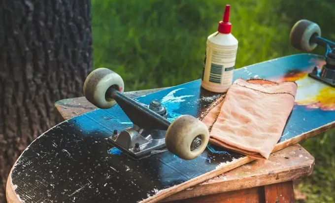 Factors To Consider Before Buying Lubricant For Skateboard Bearings